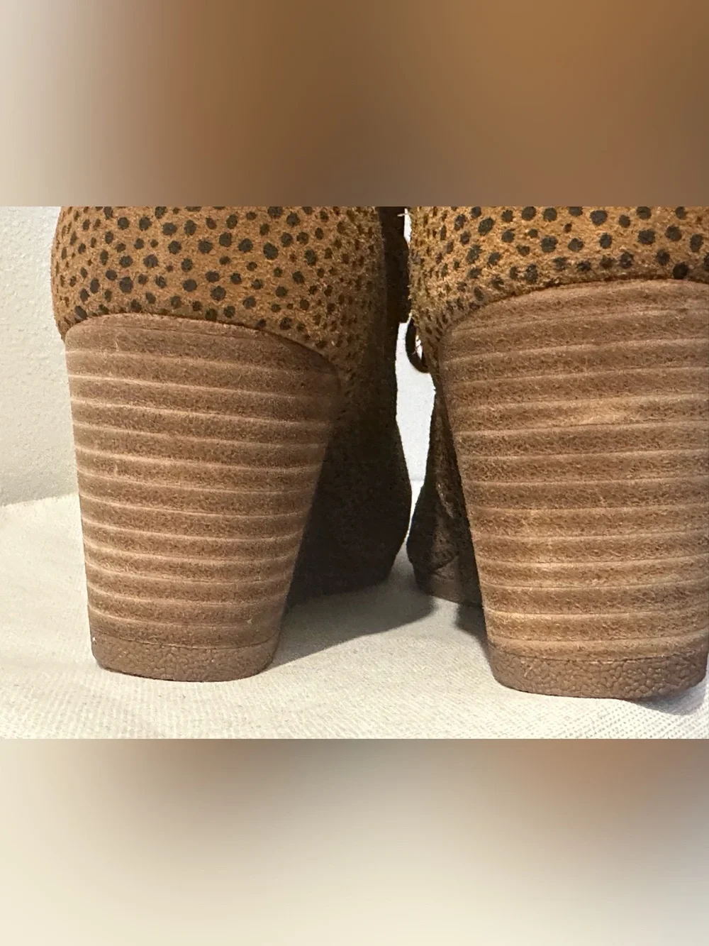 TOMS Kala Wedge Booties Tan Mini Cheetah Suede NWOT Size 9.5 OrthoLite